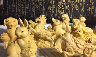 三只虎一只羊在中间 三只虎一只羊在中间